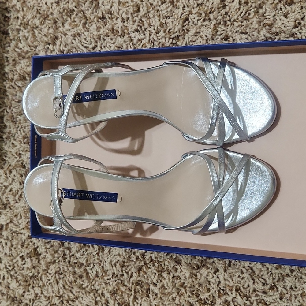 Stuart weitzman women Sandals. Size 7.5.